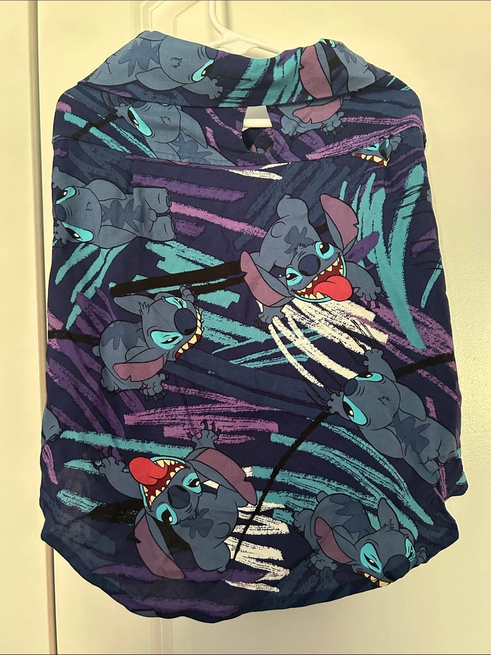 Disney Stitch Print Button-Up Dog Shirt size large 21-29lb dog